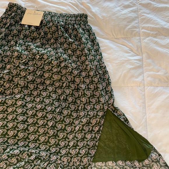 Chic Patterned Maxi Skirt - Picture 2 of 6